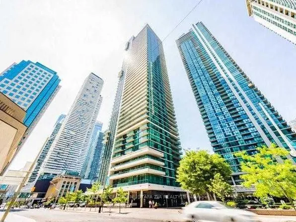 33 Bay St, Toronto, ON