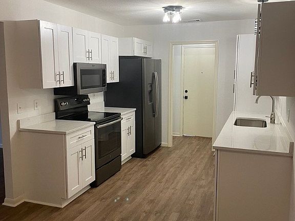 3rd image of 1272 Summerwood Dr