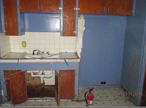 5th image of 1553 W 16th St