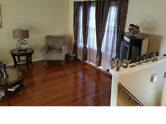 4th image of 252 Auckland Dr