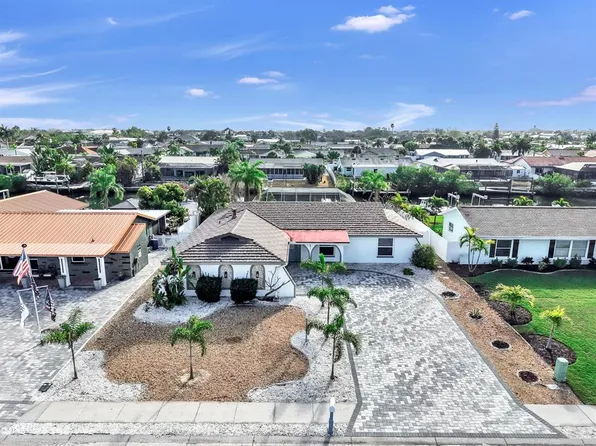 6511 Santiago Ct, Apollo Beach, FL 33572