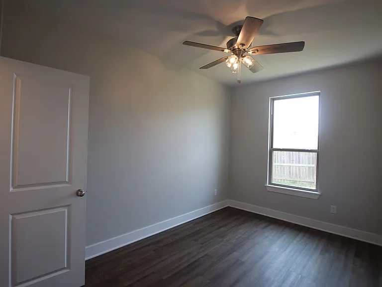 715 Freedom Way — Photo 22