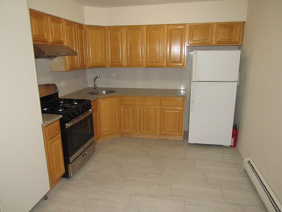 1st image of 11215 75th Ave APT 1