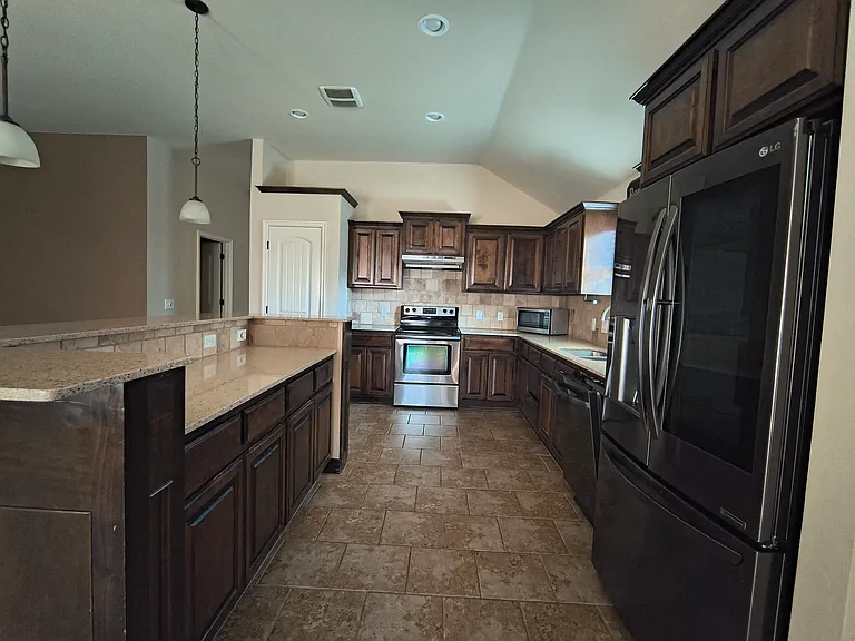 2609 NW 182nd St — Photo 11