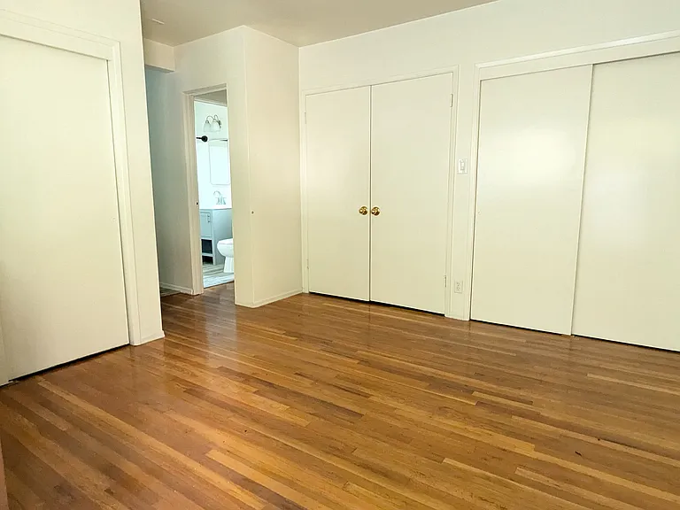 1320 N Hollywood Way #B — Photo 2
