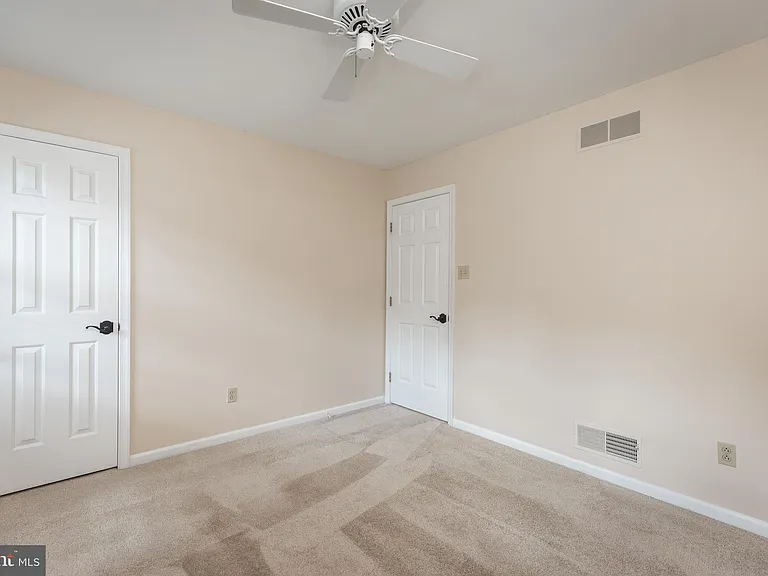 35 Nathalie Ct — Photo 27