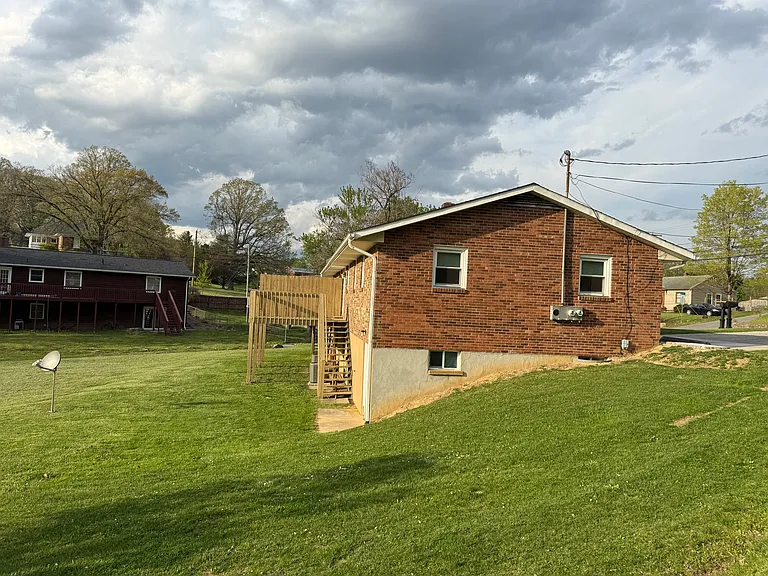 1255 Cambria St NE #A — Photo 22