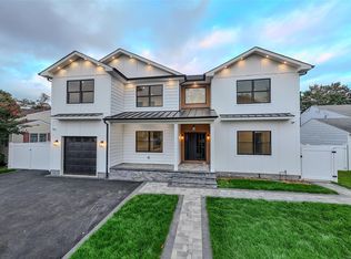 1679 Queen St, North Bellmore, NY 11710