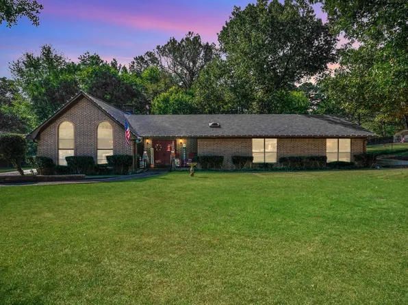 282 Dennard St, Longview, TX 75605