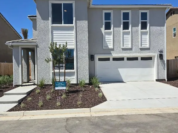 2854 E Colina Dr, Fresno, CA 93730