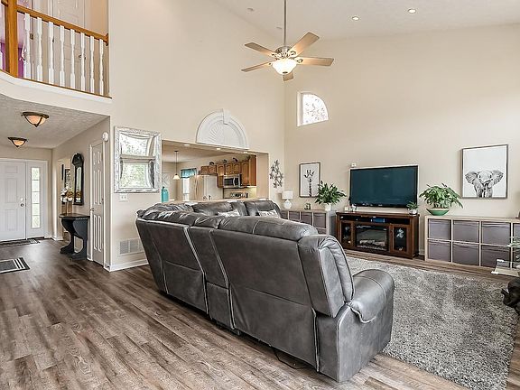 4th image of 1633 Bristol Commons Pl