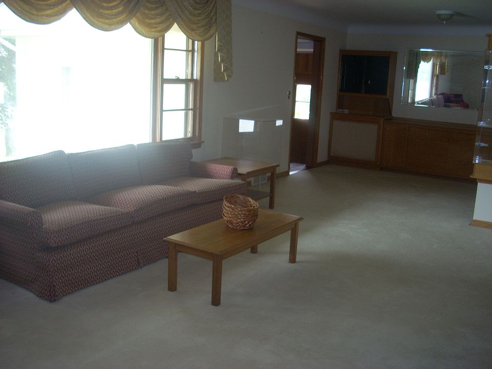 1st image of 426 19th Ave N