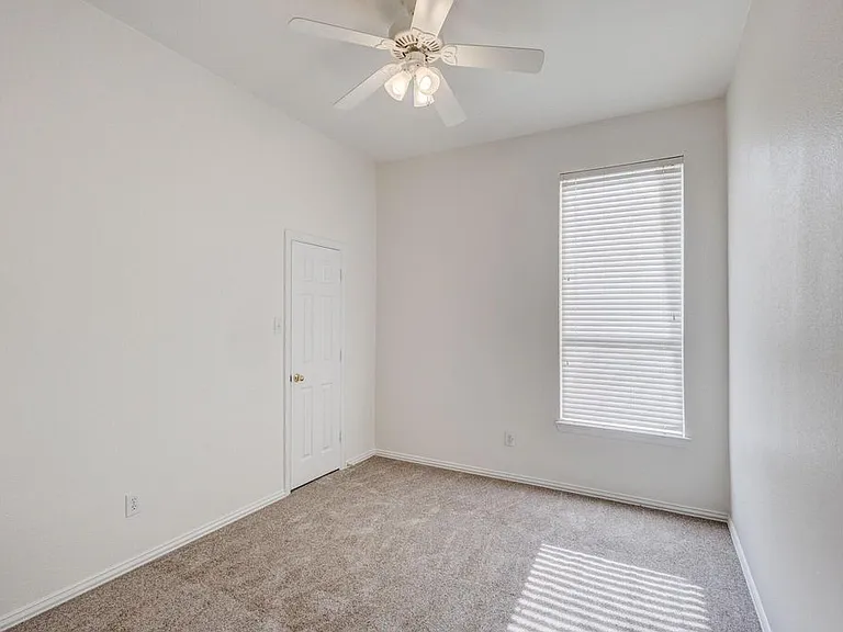 857 Dalmalley Ln — Photo 16