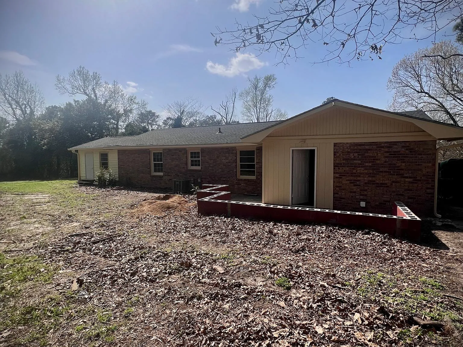 5 bed, 1712 sqft, $1,700 — Photo 3