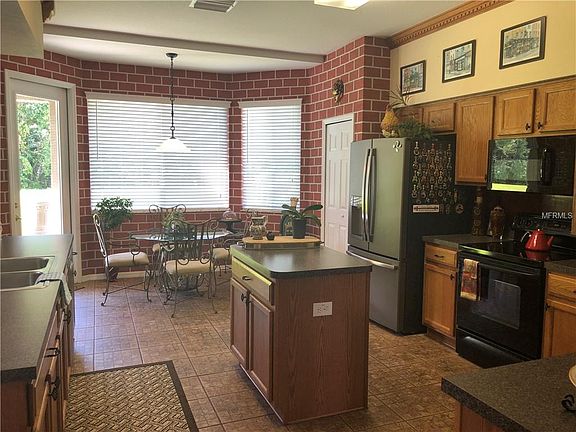 5th image of 4626 Balsam Dr