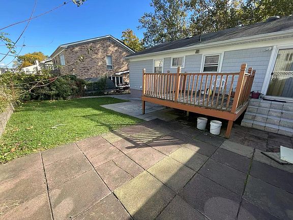 5th image of 67 Eltinge St