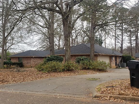 2nd image of 2501 Northbrook Dr
