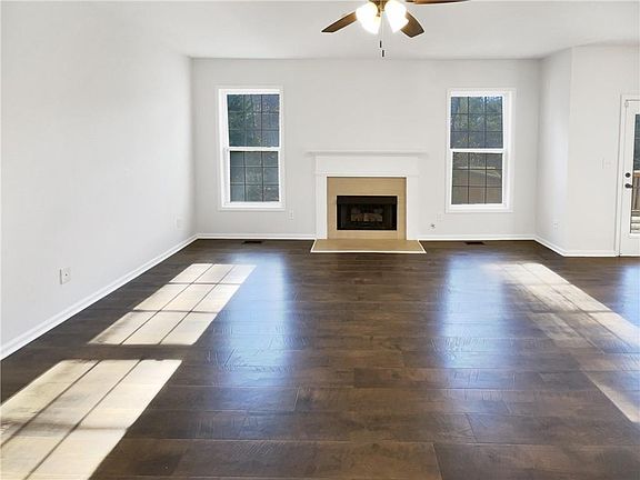 3rd image of 832 Brampton Way