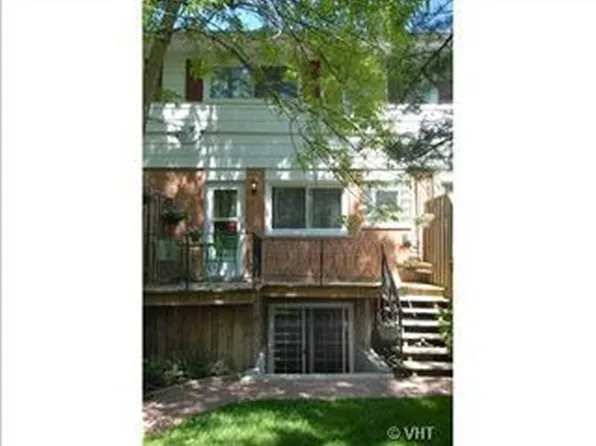 958 Glencoe Dr #B, Glencoe, IL 60022