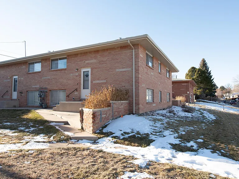 1749 Oxford Dr #2 — Photo 10