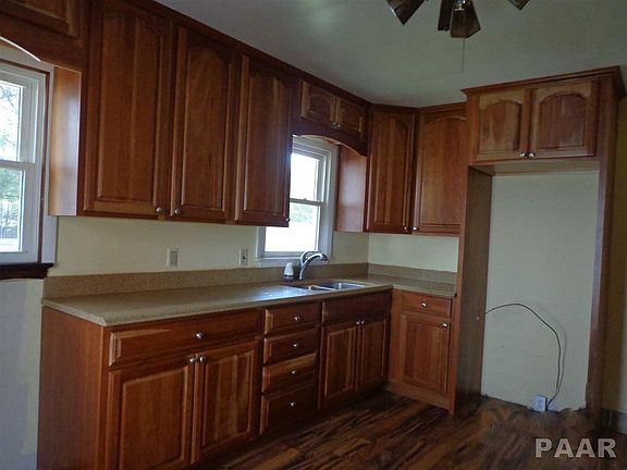 5th image of 1704 N Broadway St