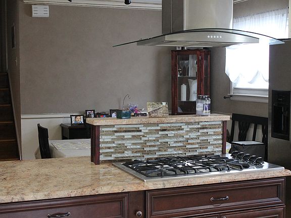 5th image of 295 Abingdon Ave