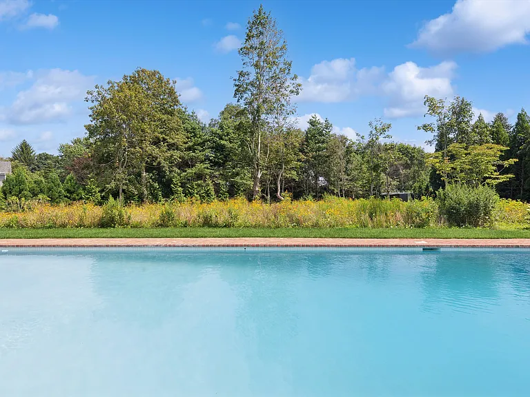 244 Edge Of Woods Rd — Photo 33
