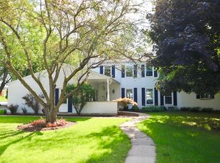 1440 Royal Street George Dr, Naperville, IL 60563