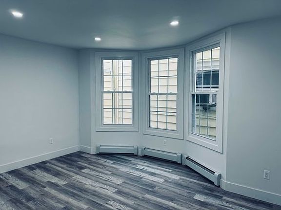 3rd image of 4025 Edson Ave