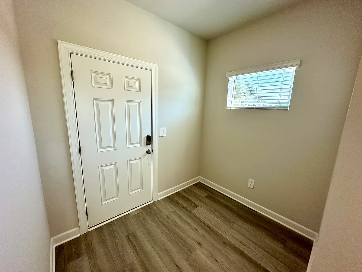 Building Photo - 126 Arrow Ct