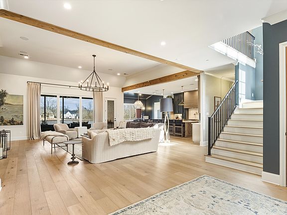 5th image of 160 N Lake Rd