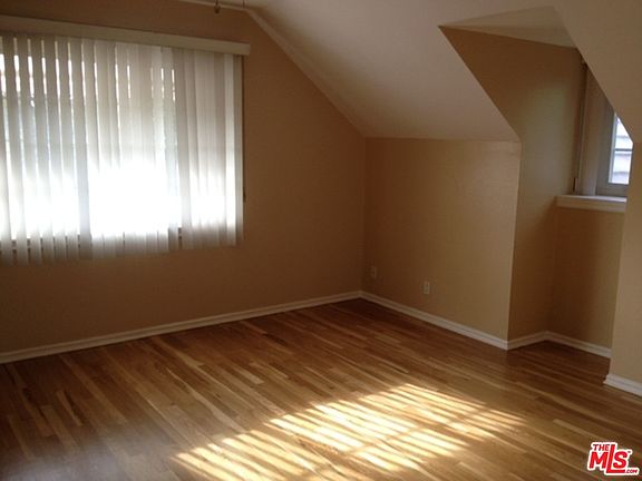 4th image of 20064 Friar St