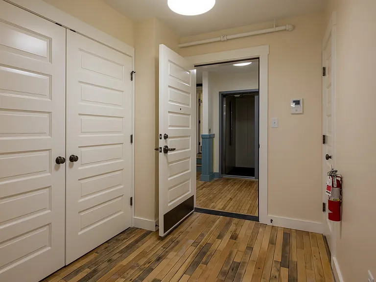 101 N Main St #203 — Photo 6