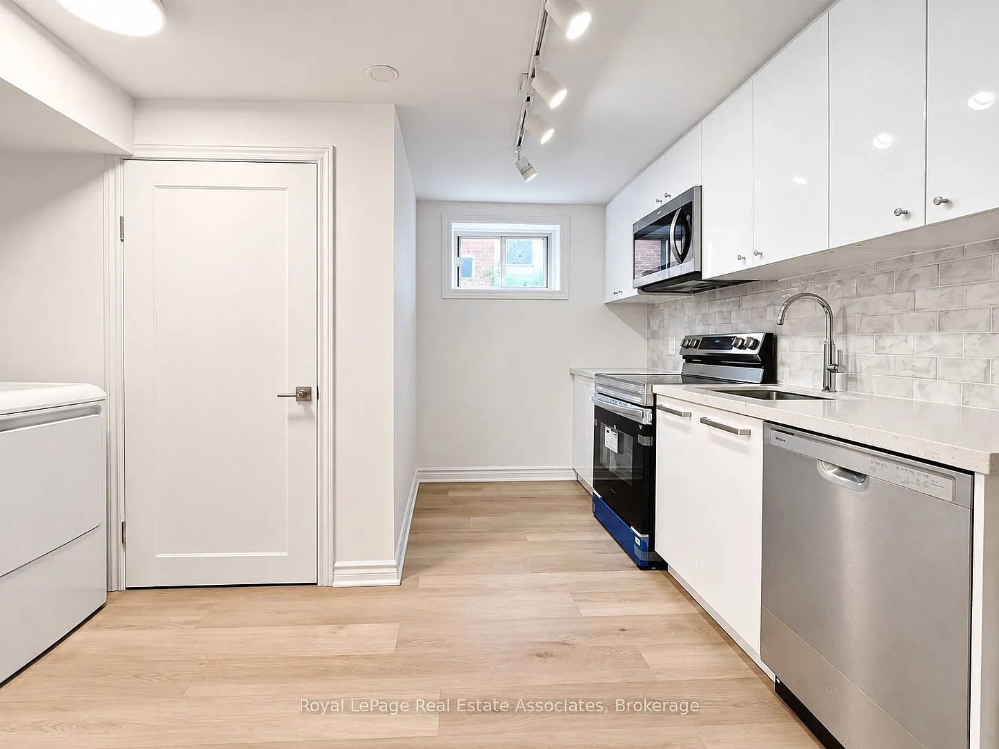 2 bed, $1,900 — Photo 4