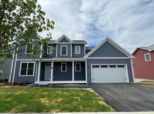 69 Leo Ln, South Burlington, VT 05403