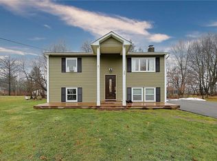 35 Donna Ln W, Plattekill, NY 12589