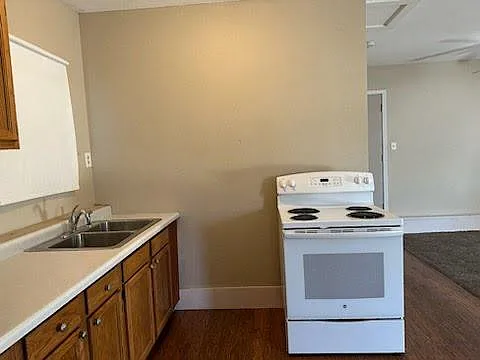 Studio, 675 sqft, $820 — Photo 2