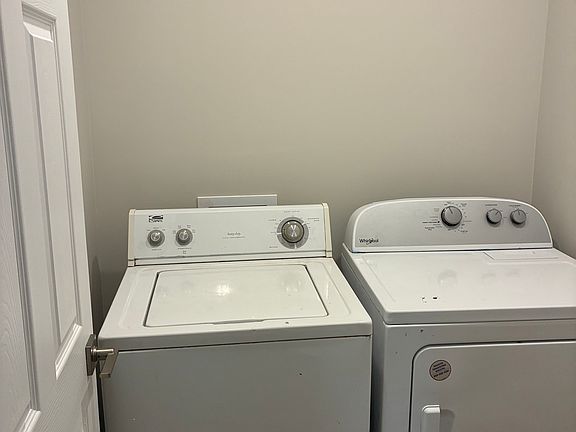 5th image of 243 N Prairie St