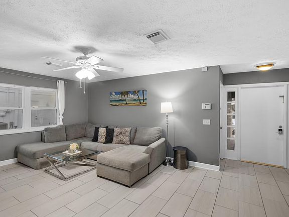 4th image of 730 SE White Ave