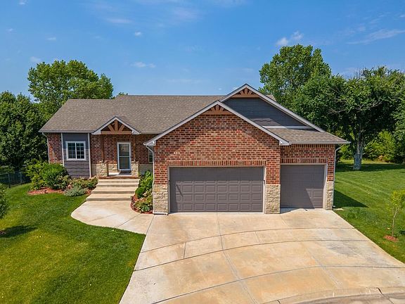 3rd image of 341 S Grand Mere Ct