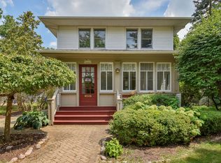 617 Richards St, Geneva, IL 60134