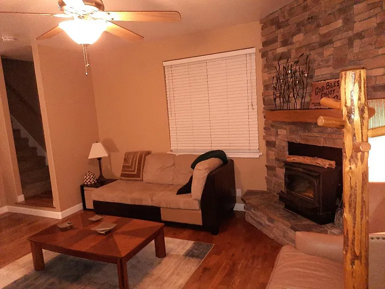 875 Maple Ln — Photo 5