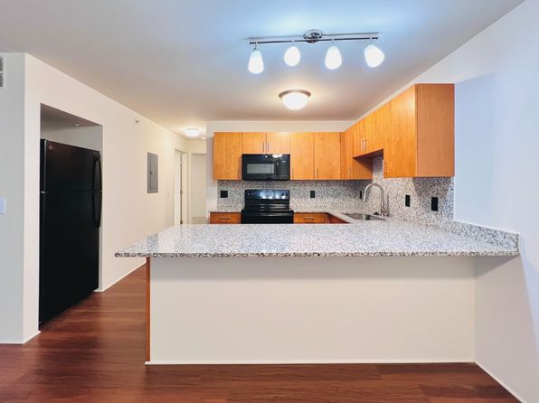 7576 Redwood Blvd #121