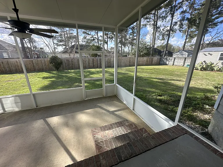3650 Victoria Dr — Photo 4