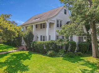 236 E Beverly Pkwy, Valley Stream, NY 11580