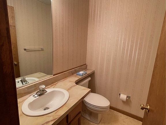 5th image of 3885 Brookside Ln APT 203