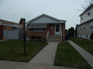9049 S Utica Ave, Evergreen Park, IL 60805