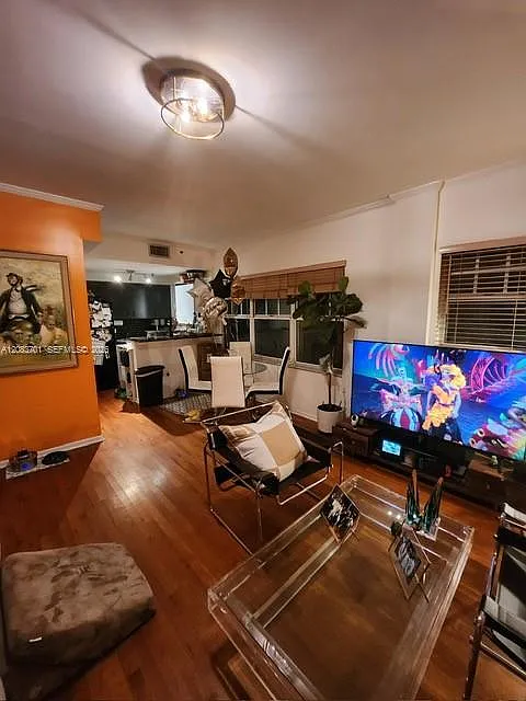 1255 Pennsylvania Ave #213