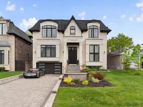 205 Northwood Dr, Toronto, ON M2M 2K5