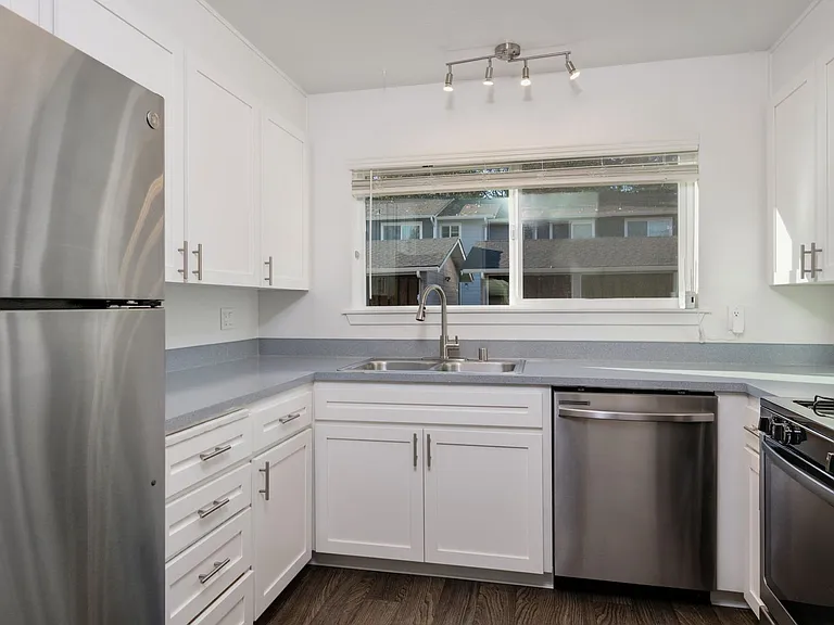 LSLV Lakeshore Lakeview — Photo 50
